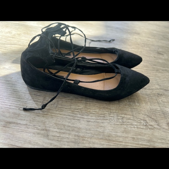 Pointy Toe Ankle Strap Lace Up Flats - Picture 3 of 8
